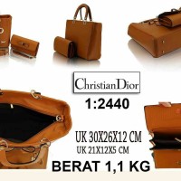 TAS DIOR SET 2440#8
KWALITAS SEMPREM, BAHAN TAIGA, UK 30X26X12cm, UK