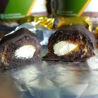 Jual COKLAT KURMA ISI KACANG METE 475gr/toples @BALICHOCODATES Murah