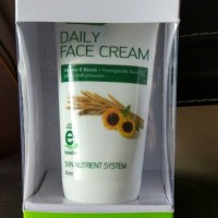 NATUR-E DAILY FACE CREAM - PELEMBAB MUKA/FACE MOISTURIZER NATURE