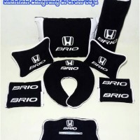 Bantal Aksesoris mobil Honda Brio Variasi