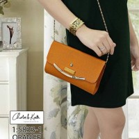 DOMPET TAS C&K 5833-1#8
KWALITAS SUPER, BAHAN TAIGA, UK 22X17X4cm, BE