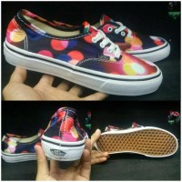 Sepatu Vans Authentic
Premium BNIB Motif Cewek Cewe Women Woman Ladies