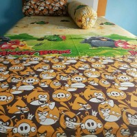Jual Bed cover set katun catra lembut Angry Bird Size 160x200/180x200 Murah