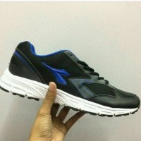 sepatu pria diadora original 100%