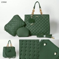 Jual Tas Dior Chnytia Bordir Studded 1590#E
Ukr 30x10x26
Bahan Kulit
Ku Murah