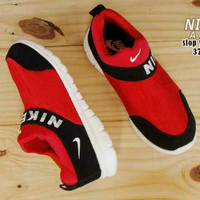 Jual DISKON Sepatu wanita olahraga ringan senam zumba joging santai nike fr Murah
