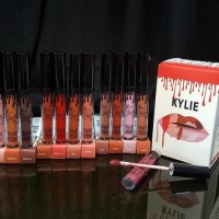 Jual Diskon Merah Putih Kylie Single / Tutup Hitam / Black Lip Gloss Kit / Murah