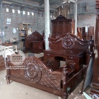 Tempat Tidur Kayu Jati, Dipan Ukiran Mawar Versace