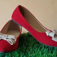Jual HV11157 Flat Shoes Wanita Suede Merah Pita Cream KODE BIS11211 Murah