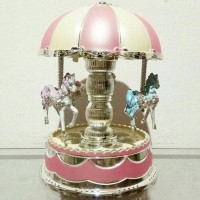 Souvenir Kado Ultah Pernikahan Kotak Musik Music Box Murah Carousel