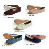 Jual Sepatu kanvas wanita plain ( like wakai / vans / sepatu toms ) Murah
