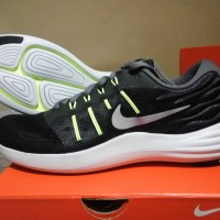 Sepatu Olahraga running Nike Lunarstelos Original