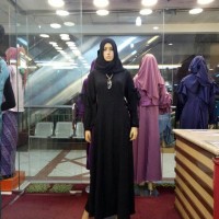 (1 set) Aurelia Black Sweet Baju Gaun Muslim Wanita Warna Hitam
