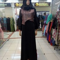 (1 set) Aurelia Baju Gaun Muslim Wanita Warna Hitam