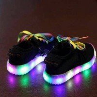 Jual sepatu anak SD Sepatu Lampu LED shoes sneakers Tali rainbow size 31-36 Murah