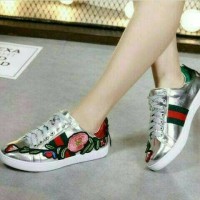Jual SNEAKERS BORDIR/HIGH HEELS MURAH/WEDGES/SANDAL/SLIP ON/FLAT/HOLOGRAM Murah