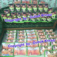 Jual souvenir ultah bantal foto wisuda medium/souvenir promosi perusahaan Murah