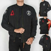 Jual Jaket Pria / Jaket bomber cowok / Jaket bomber scrimmers warna Hitam Murah
