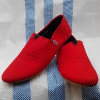 Jual sepatu toms slip on Murah