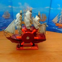 Jual kotak musik kapal kayu coklat tua yang unik Murah