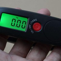 Jual Timbangan digital gantung 50kg / koper / bagasi WeiHeng WH Berkualitas Murah