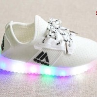 Jual Sepatu LED Model Tali (Sepatu keren dengan lampu LED) Murah