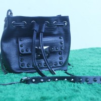 Jual TAS CHARLES&KEITH SLINGBAG STUDDED Murah