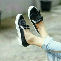 Jual Sepatu Wanita Cewek Sepatu Slip On Wanita Kekinian Tassel Yale Hitam Murah