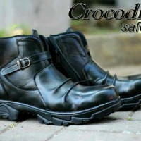 SEPATU PRIA BOOTS SAFETY UJUNG BESI TANPA TALI FULL HITAM