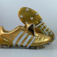 Sepatu Bola Adidas Predator Mania Gold FG