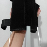 Sarung Tangan Keselo Patah Tulang Kecil S 14-15.5cm Plat Besi - Murah