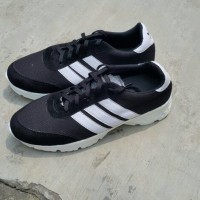 Terbaru Sepatu Pria Murah Kets Olagraga Replika Adidas Hitam Lis Putih