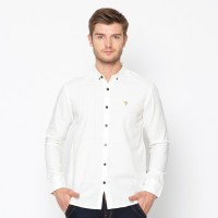 EMBA JEANS-Stevan Kemeja Pria Lengan Panjang Warna Putih