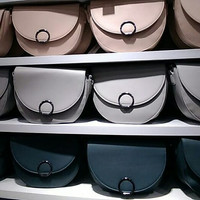 tas setengah lingkaran ring miniso