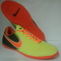 Sepatu Futsal Nike Tiempo