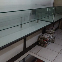 JUAL 6 LEMARI DISPLAY BEKAS UNTUK TOKO PERHIASAN, HP, ASSESORIES