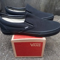 SEPATU PREMIUM SNEAKERS VANS SLIP ON FULL BLACK HITAM ORIGINAL BNIB