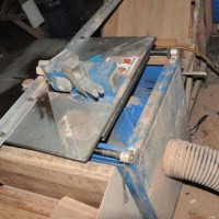Table saw kecil/mesin potong kayu/ platik / mesin gergaji meja BEKAS