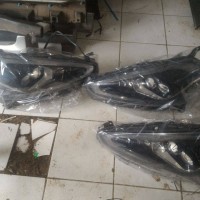 Lampu depan sienta Q