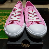 Sepatu wanita merk Converse 556413C Original warna pink white