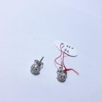Anting giwang emas putih kadar 750 berat 1.35 gram. Whi Limited