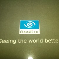 Lensa Kacamata Plastik Lenticular 1.50 Optifog by Essilor