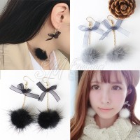 Anting Kait Gantung Panjang Import Korea Pita Pompom Bulu Halus E6567