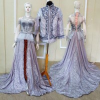 SEPASANG KEBAYA PENGANTIN EKOR SATIN MODERN 2018