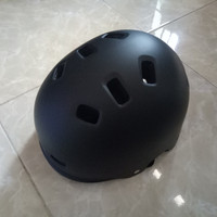 Helm Sepeda Batok / Helm BMX/ Helm Inline Skate Merk Genio