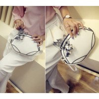 TAS SELEMPANG CANGKLONG TOTEBAG SIMPLICITE WANITA FLADEO REDEO PUTIH
