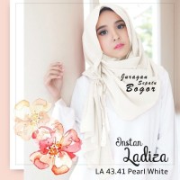 Jual Jilbab Instan Amira/Instan Ladiza /Hijab Instan Amira Pearl White Murah