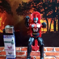 Mainan Pajangan Action Figure Kamen Rider Kabuto 3.75 Inch