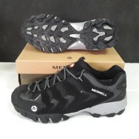 Merrell Merel Sepatu Gunung Hiking Outdoor Anti Air Anti Licin