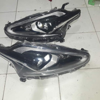 Lampu depan sienta tipe Q